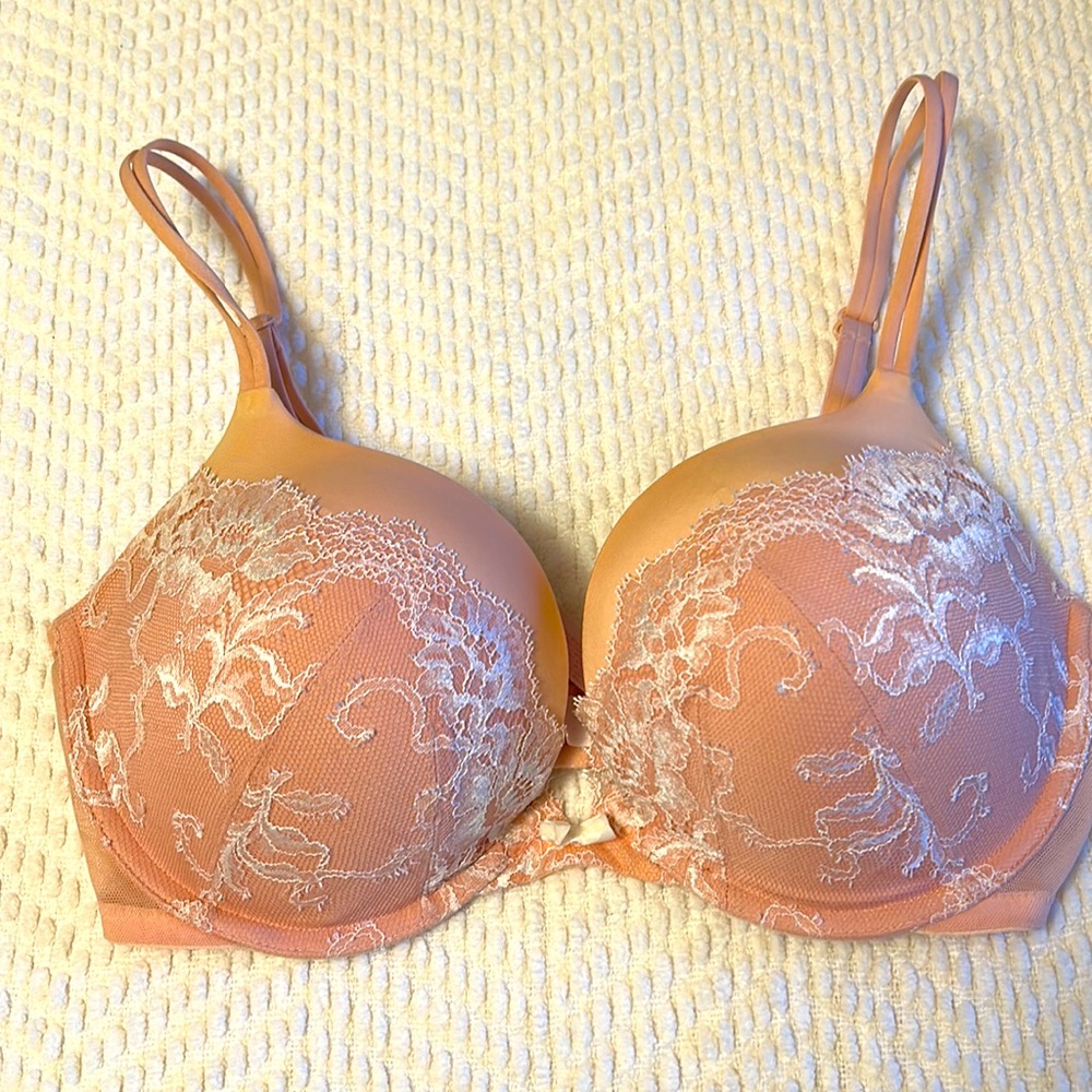 Victoria's Secret | Light Pink Lace Plunge Bra 34DD EUC